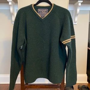NWOT Dark green Abercrombie and Fitch sweater